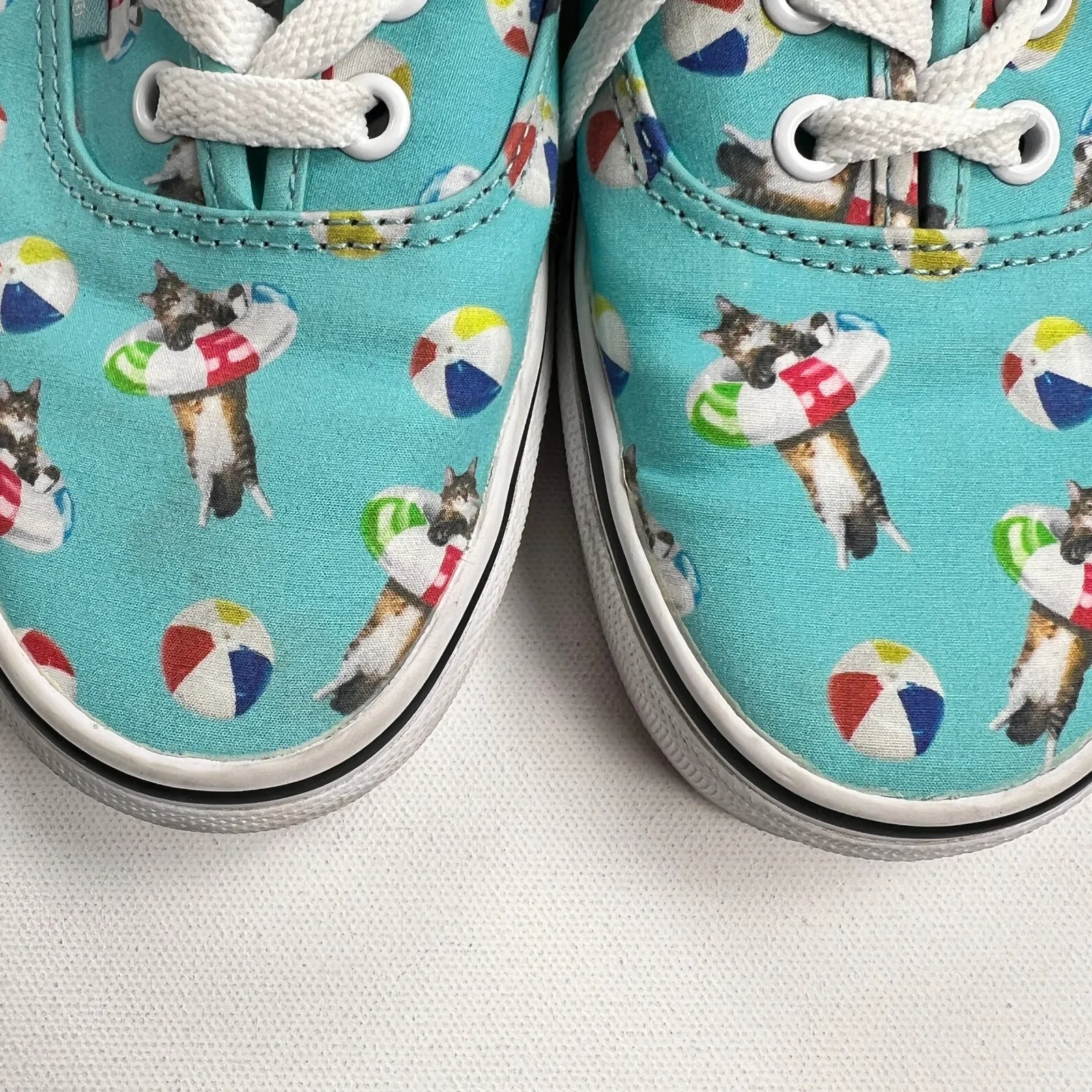 Vans Turquoise Cats Swimming Pool Beach Low Rise Lace Canvas Sneakers Size 6.5 - Image 9