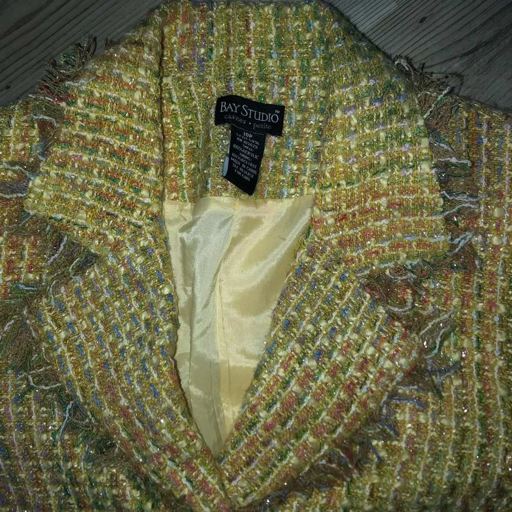 Light weight blazer, has some sparkle, girly, business casual Size 10P - Image 3