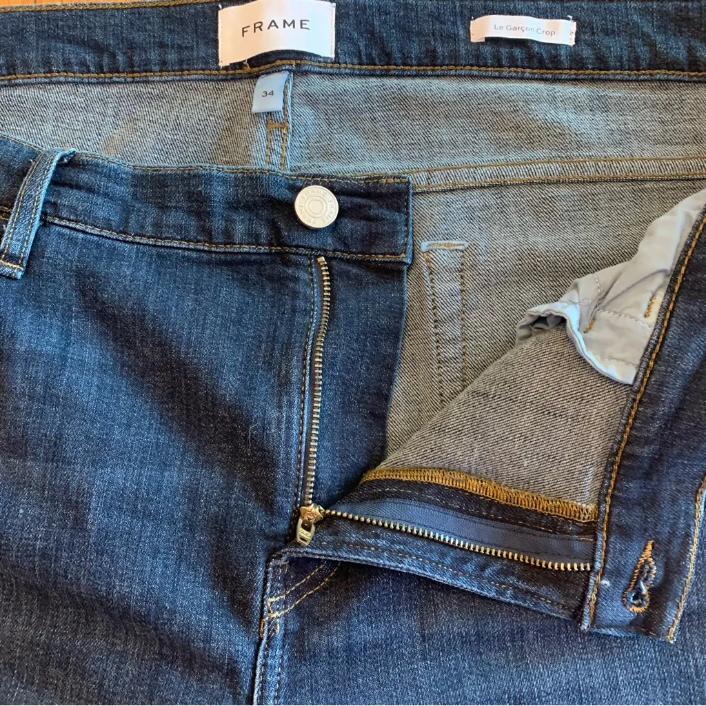 Frame Le Garçon Crop Boyfriend Distressed in Covant Wash Jeans Size 34 - Image 4