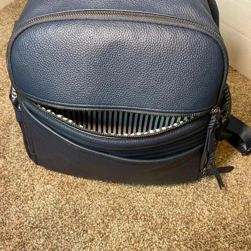 Rad|Rev navy blue backpack/diaper bag. Great condition! - Image 7