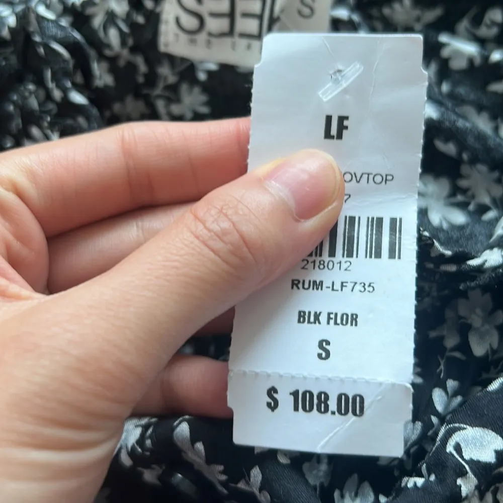 NWT LF off the shoulder printed floral crop top - Image 8