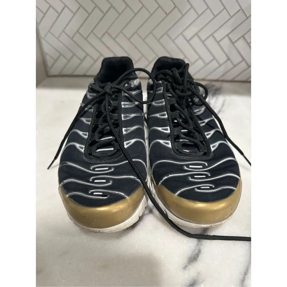 Nike Women Air Max Plus TN Metallic Gold 605112-055. Women’s size: 9.5 - Image 2