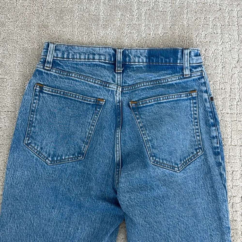 A&F 90s straight ultra high rise light curve love medium wash denim jeans - Image 7