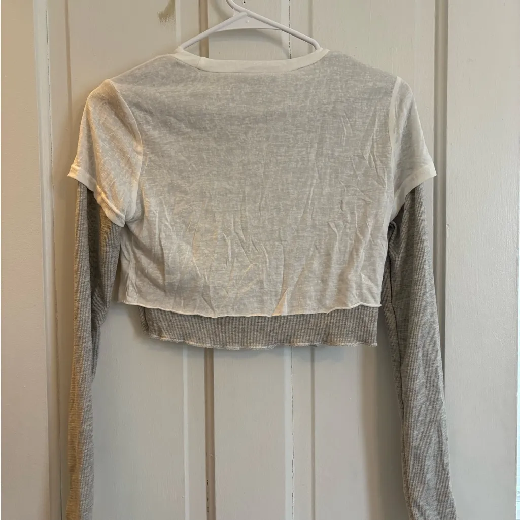 Edikted Gray and White Layered Long Sleeve T-Shirt - Image 3