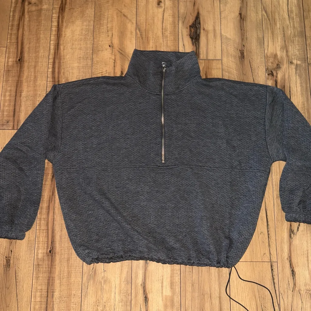 Gray cropped quarter zip - Image 3