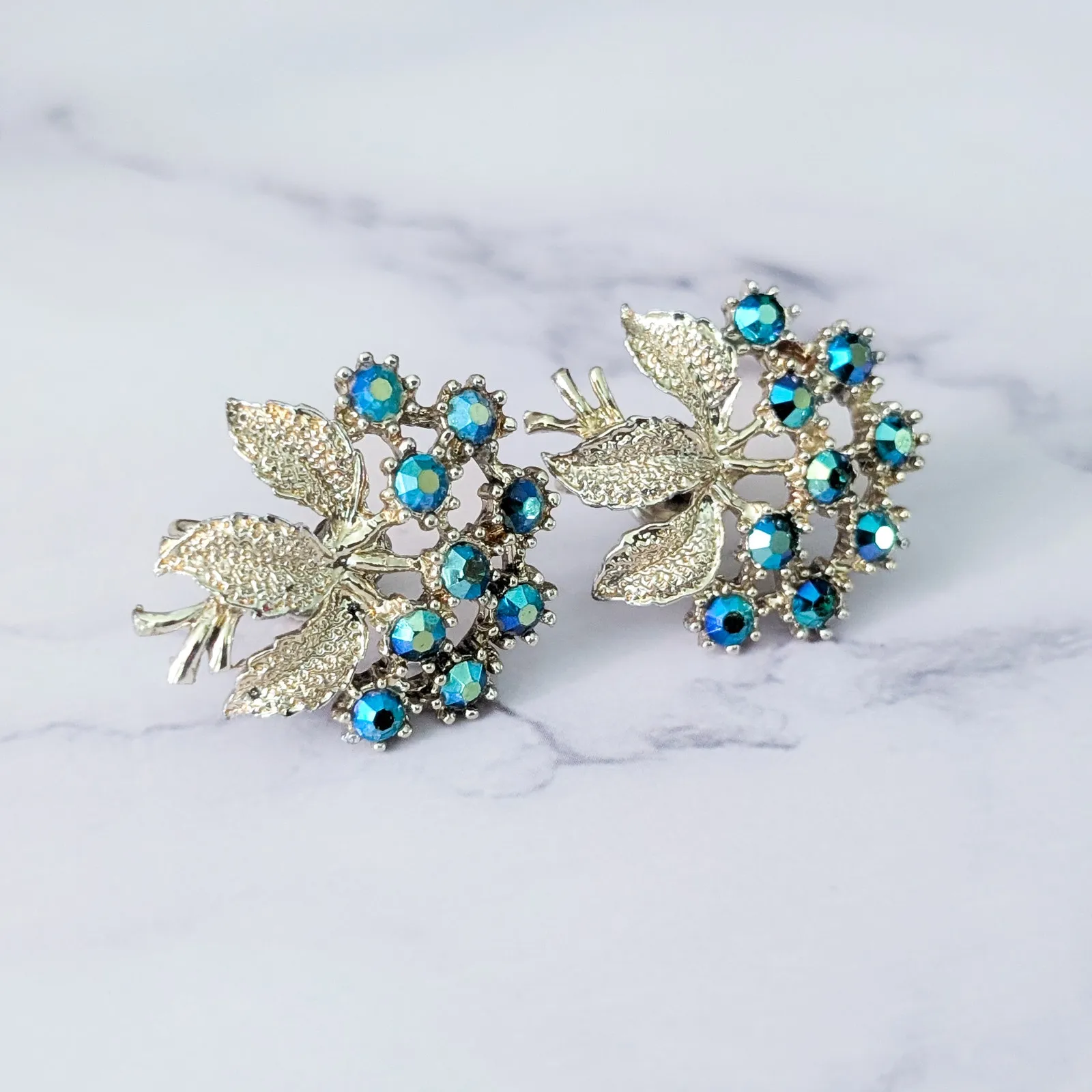 Vintage Screw On Earrings Large Gold Tone with Iridescent Blue Gems - Image 4