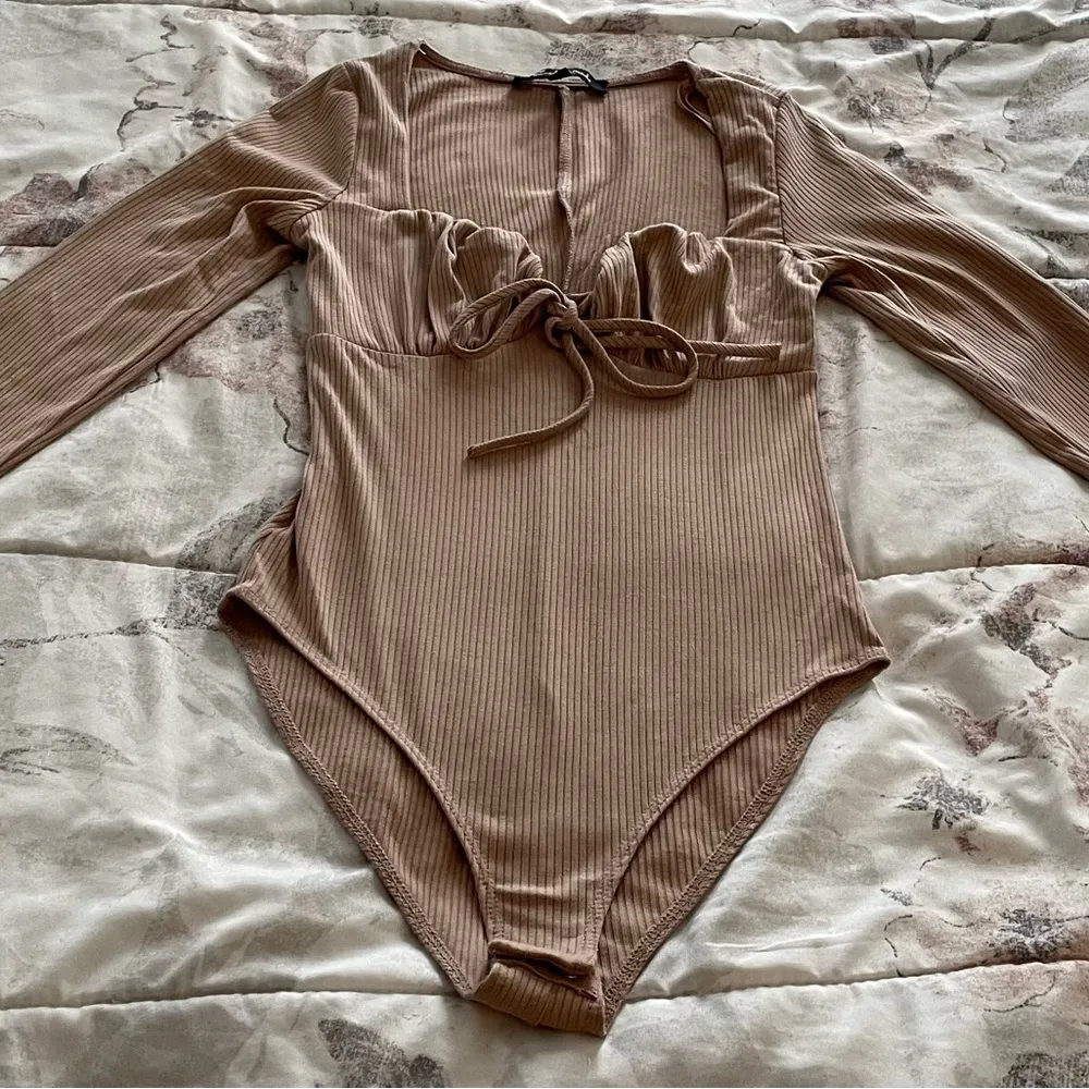 Mixed Threads Los Angeles tan ribbed long sleeve sweetheart neckline bodysuit XS - Image 7