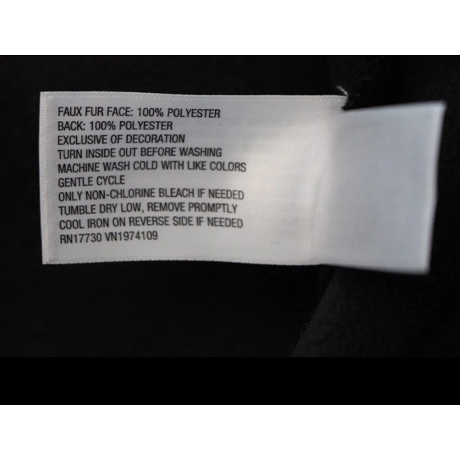 Universal Thread Women's Faux Fur Black Coat Size XL - Image 9