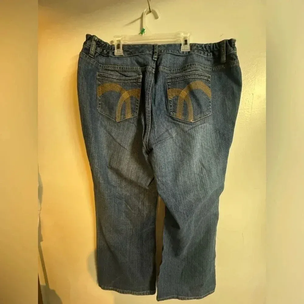 Liz‎ Claiborne women’s jeans size 18 Petite bootcut medium dark wash embroider - Image 2