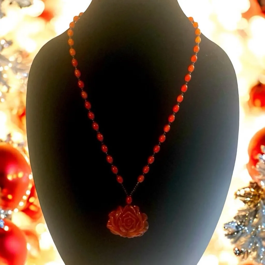 Elegant Ethnic Style Imitation Amber‎ Rose Pendant Sweater Chain Pendant - Image 2