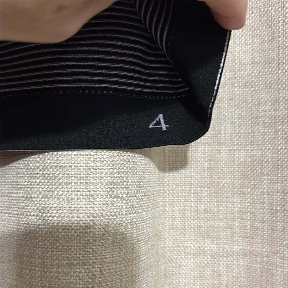 Lululemon Swiftly Tech Tank Sz4 Black White Stripe - Image 4