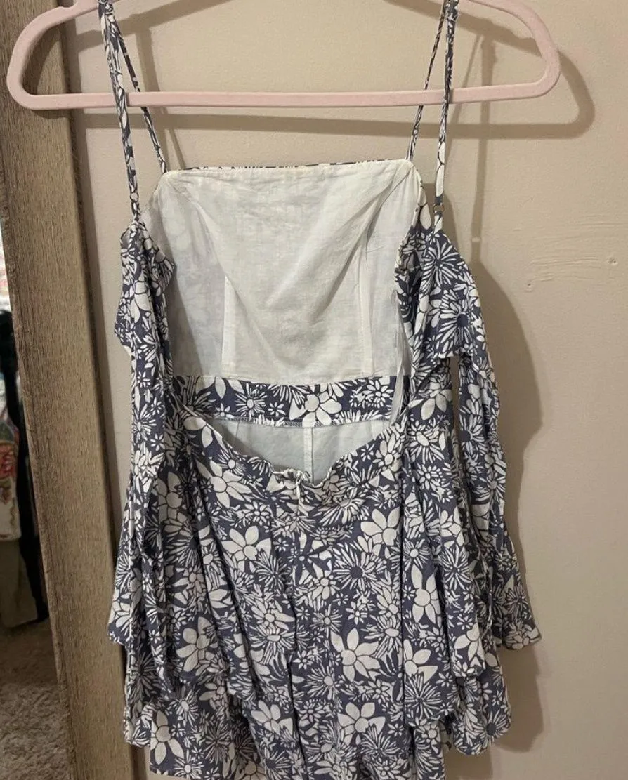 Blue and white floral romper - Image 2