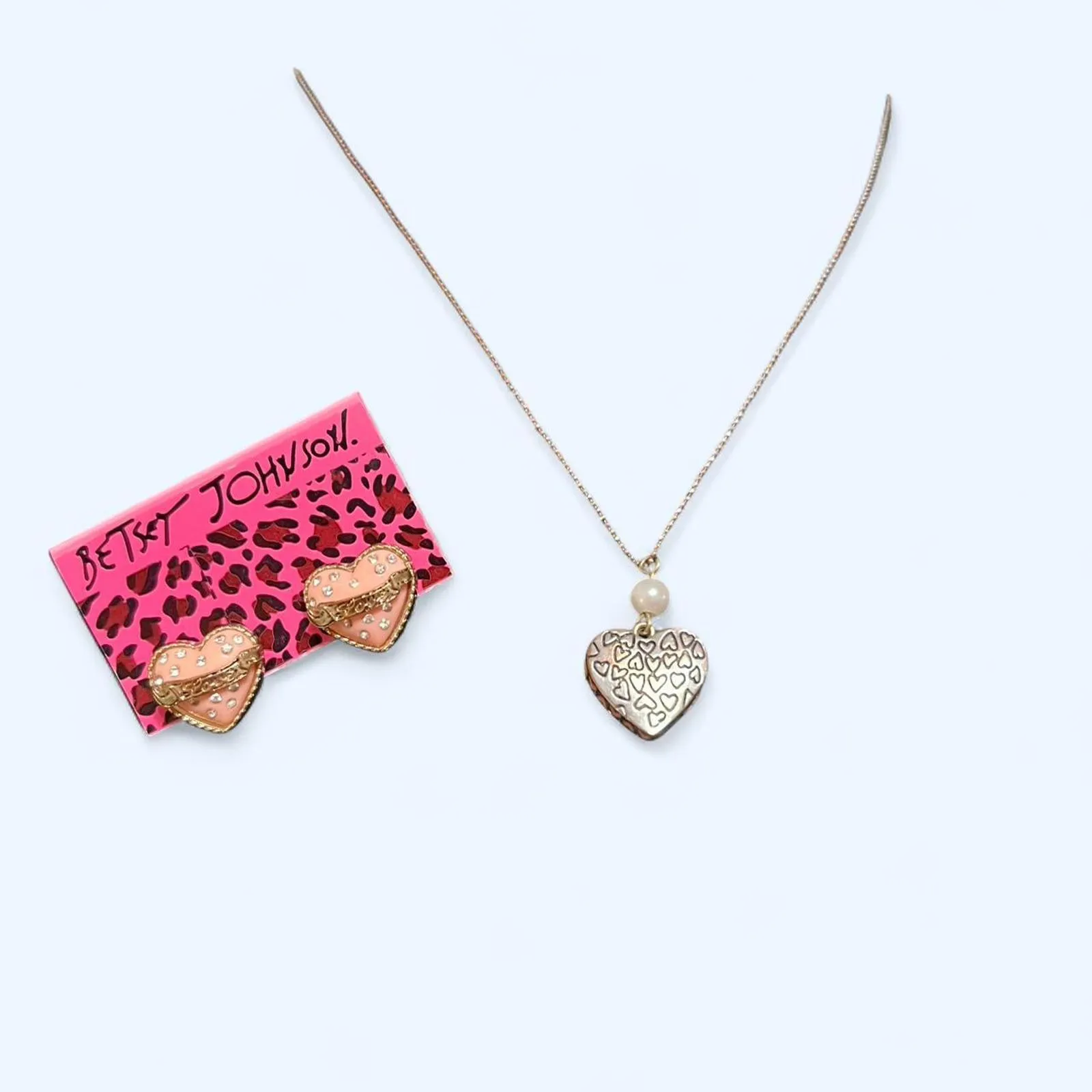 Betsey Johnson Vintage 2000s Rare Pink heart necklace and earring set - Image 3