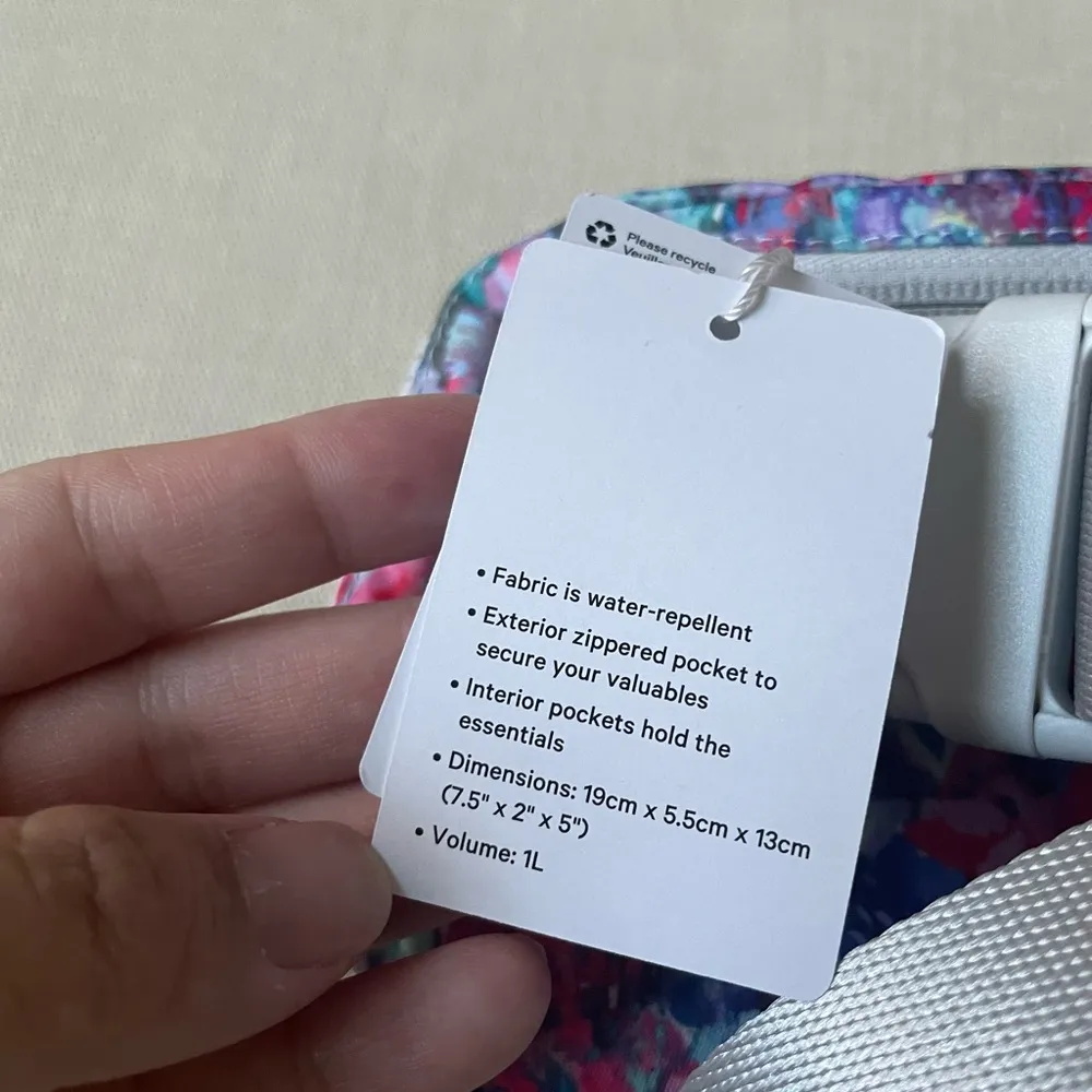 Everywhere Belt Bag 1L - Flower Glide Multi/Vapor - Image 12