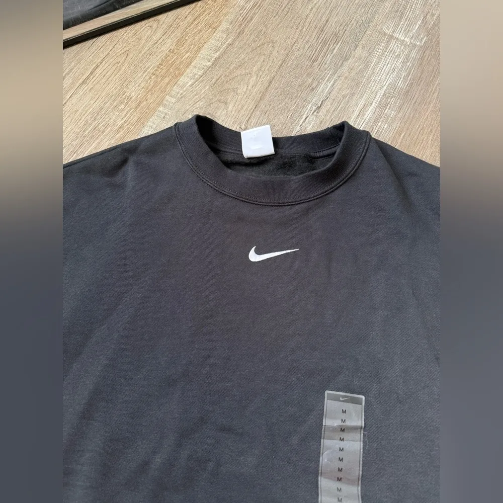 Nike Crewneck Sweatshirt Center Swoosh Embroidered Over Size Black Size M New - Image 2
