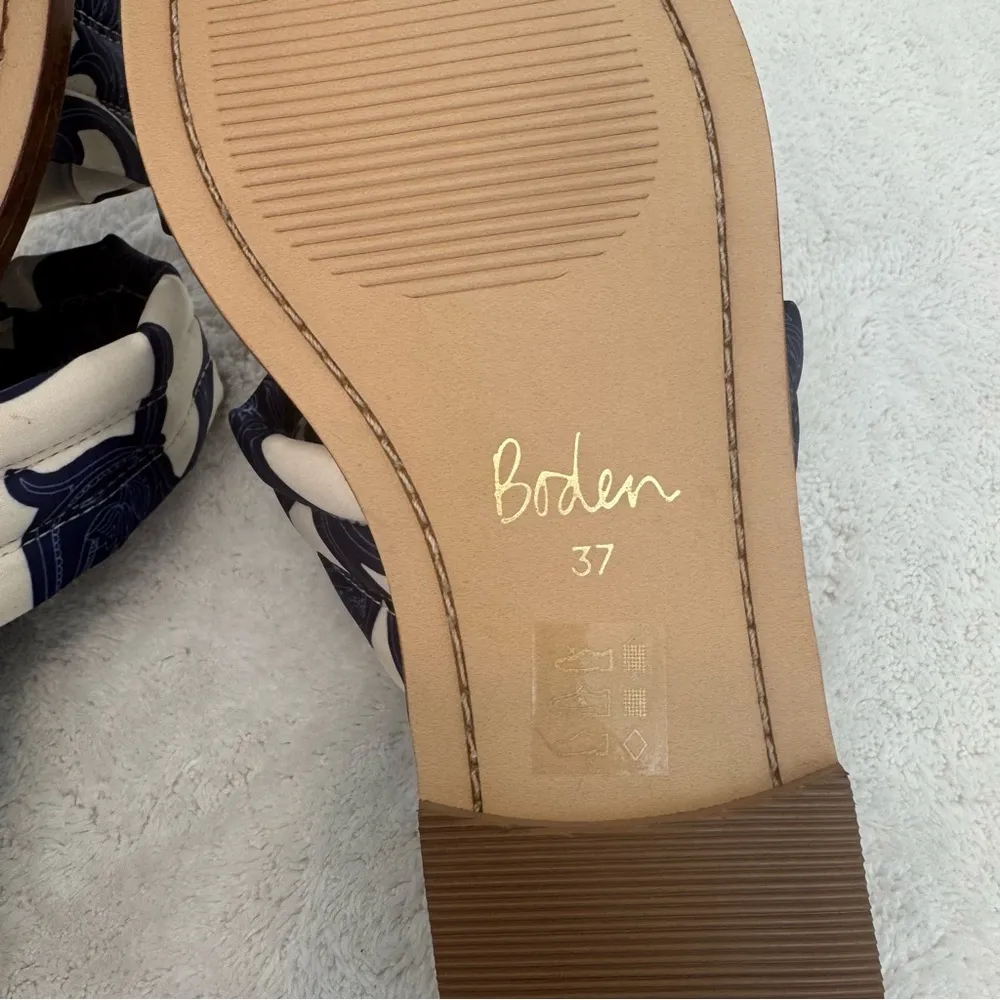 BODEN Printed Satin Slide Sandals‎ size 37 Blue - Image 5