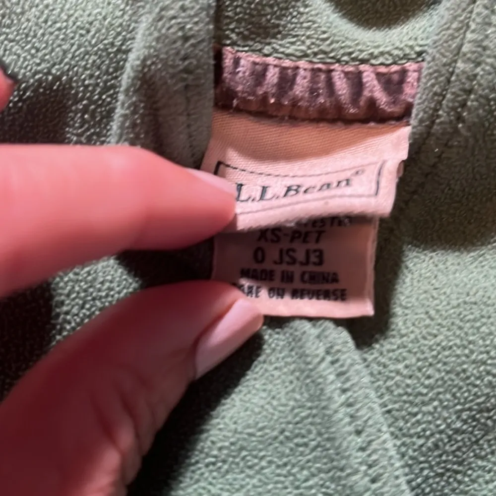 LL Bean fleece vneck top and bottom in women’s petite XS green in GUC. - Image 2