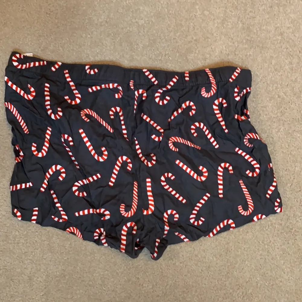 Old navy sleep shorts gray candy cane size XXL - Image 3