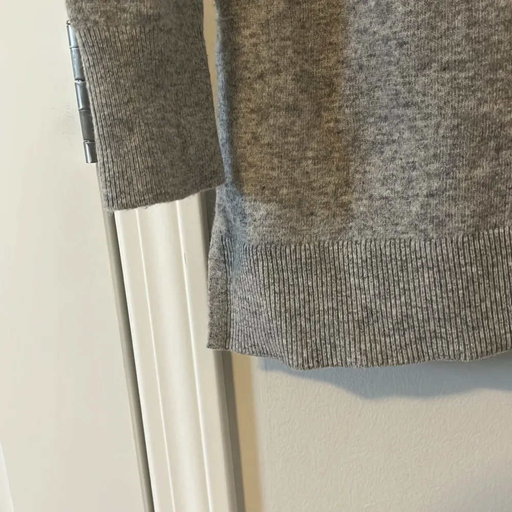 Ann Taylor tunic sweater in size Large - Image 3