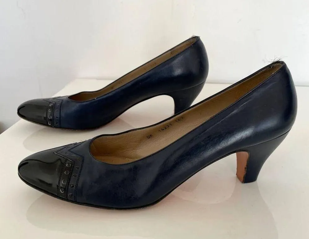 Salvatore Ferragamo Pumps - Image 2