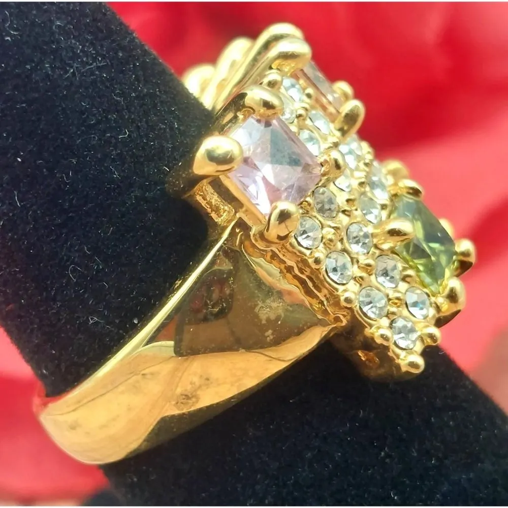 NWOT Gold Tone Colorful Crystal Covered Cocktail Fashion Ring Size 8 - Image 7
