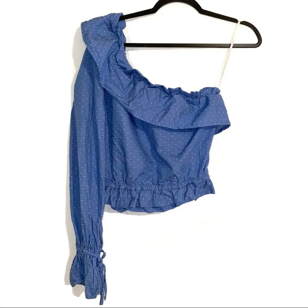 Tularosa Elinor One Shoulder Blue Chambray Textured Top SMALL - Image 4