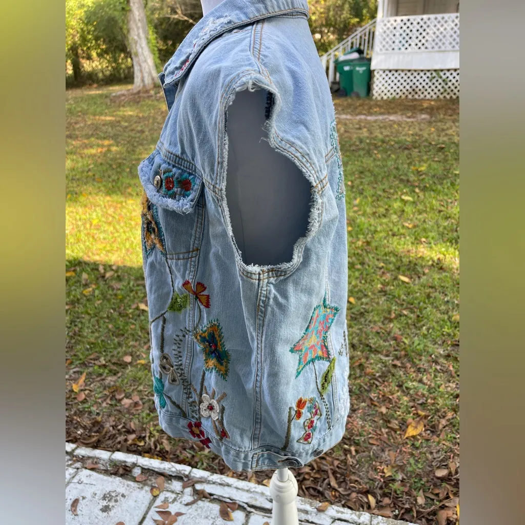 Chicos light wash distressed denim vest with boho patchwork appliqués. Size 1. - Image 6