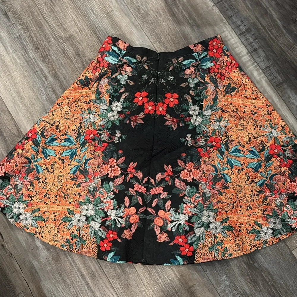 Bebe EMB Printed A-line Fall Floral Tapestry Skirt Size 8 NEW - Image 8