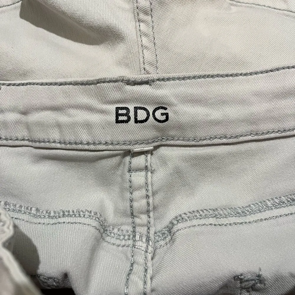 Bdg super high rise seam short size 30 white - Image 6