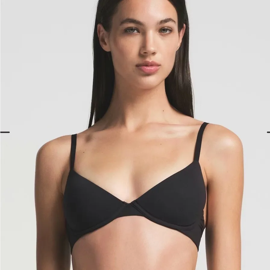 Skims onyx 36B fits everybody scoop plunge bra nwt - Image 3