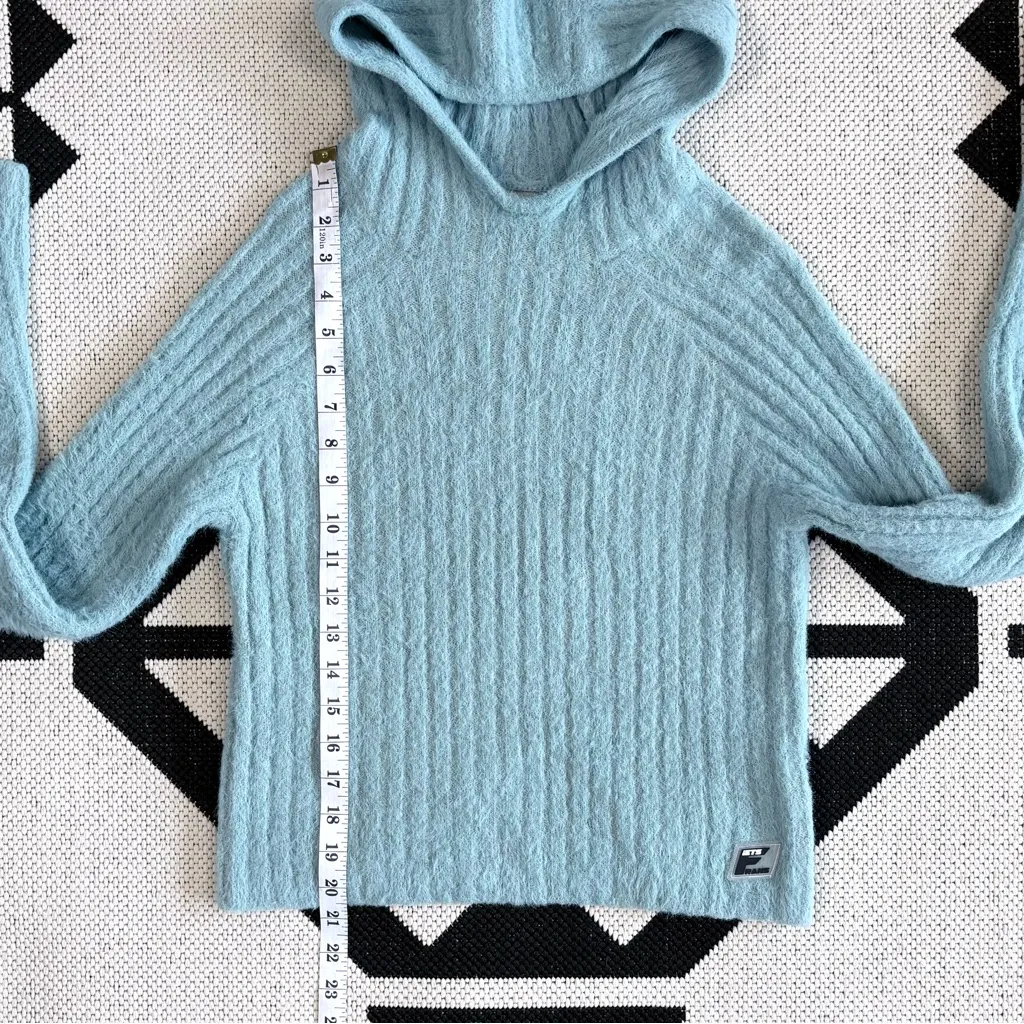 Urban Outfitters iets Frans… Eyelash Shrunken Hoodie Sweater Sweatshirt Large - Image 7