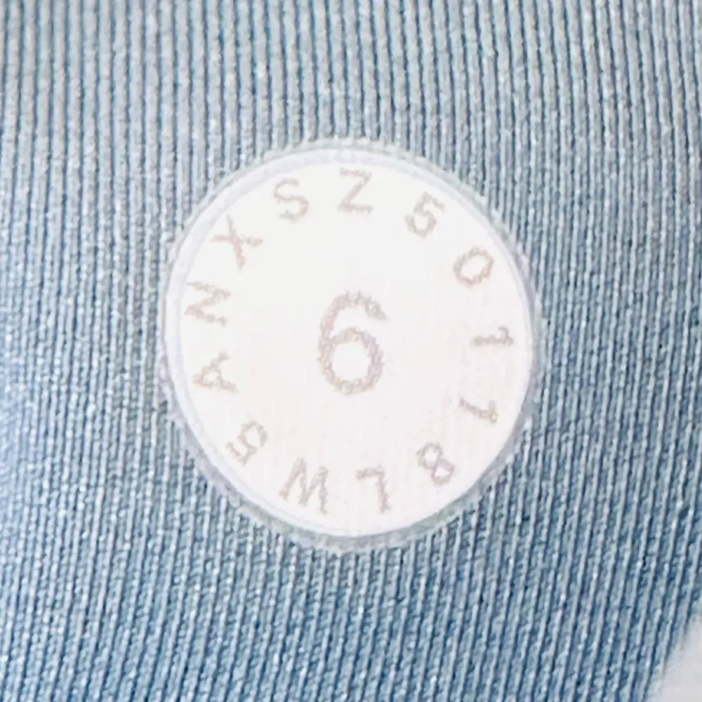 LULULEMON In Movement 7/8 Tight Everlux 25"
Mystic Green Size 6 - Image 11