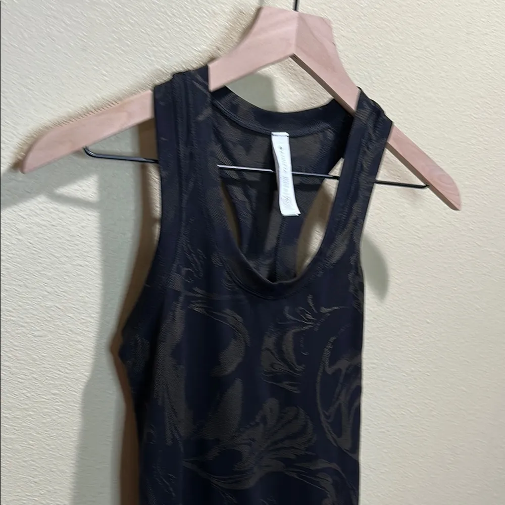 NWT Athleta Momentum XXS Tank Top Seamless Black Paisley Racerback - Image 11