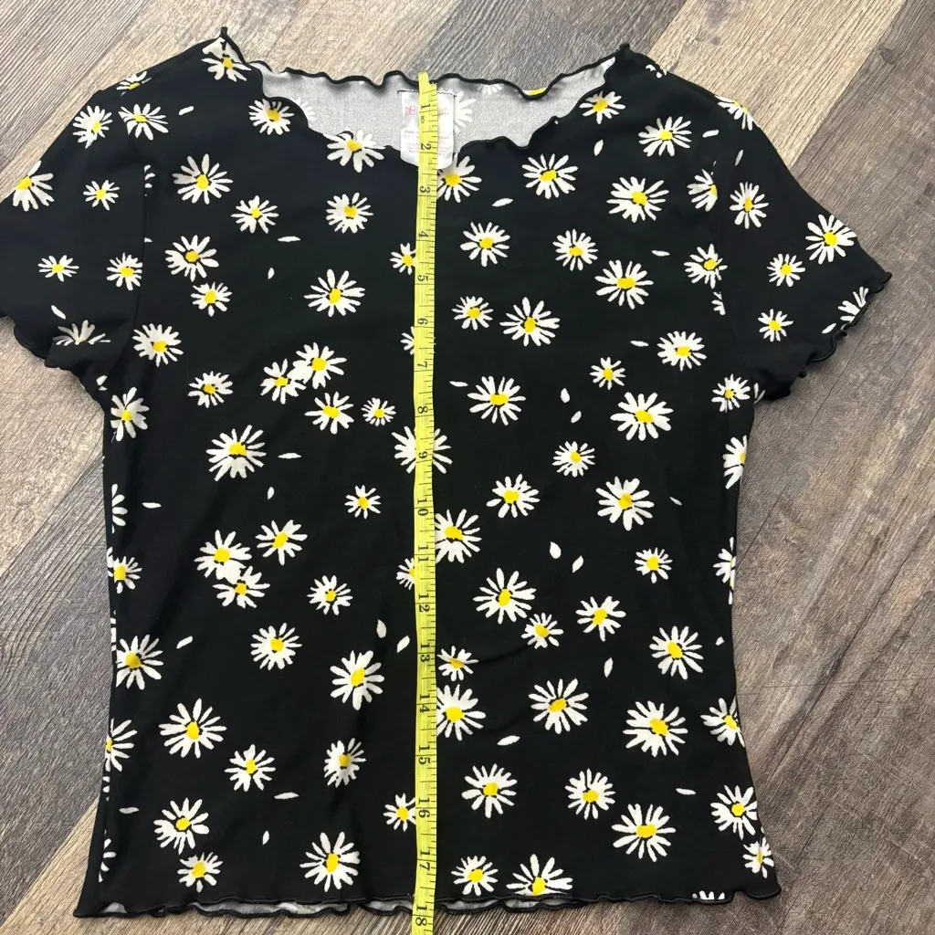 Women’s dress 2 Pc blouse/ Mini Skirt Daisy flowers graphic lettuces edges. L - Image 4
