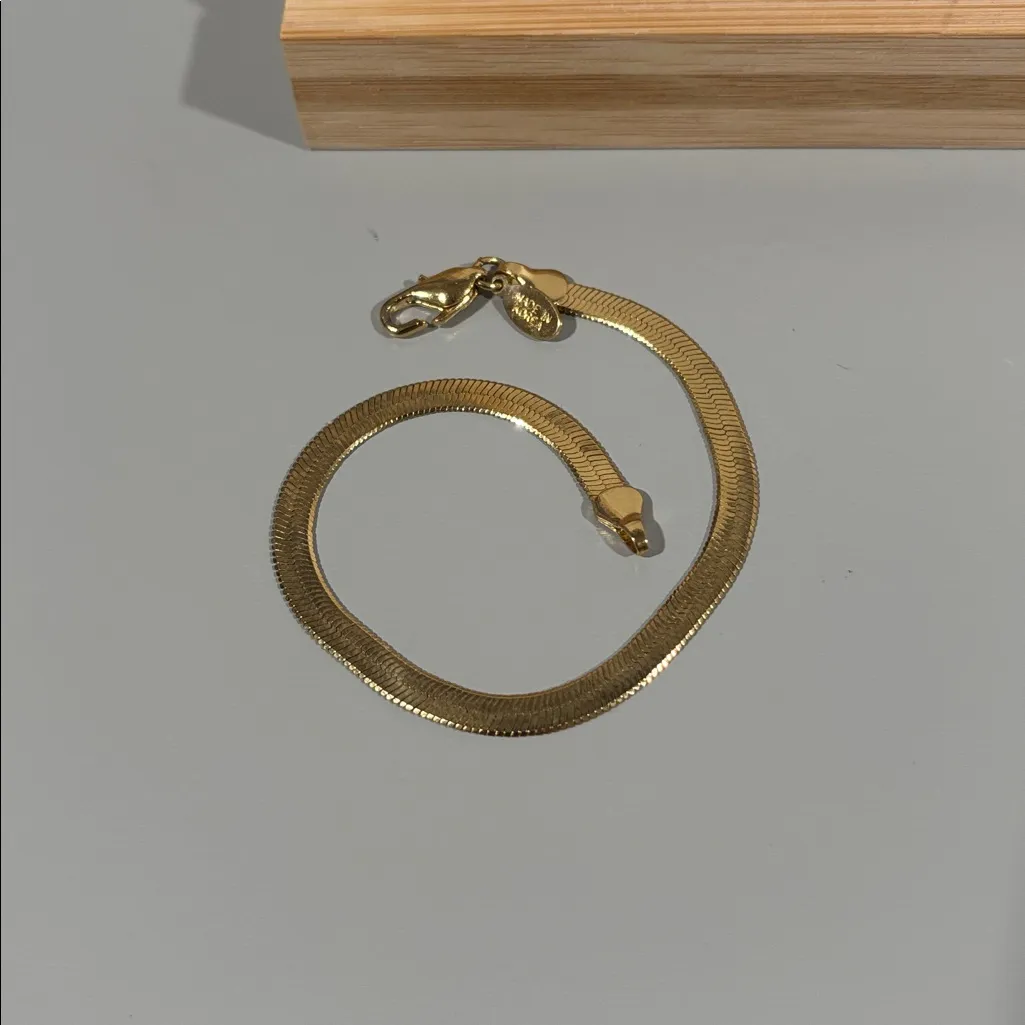 american showcase gold herringbone bracelet - Image 4