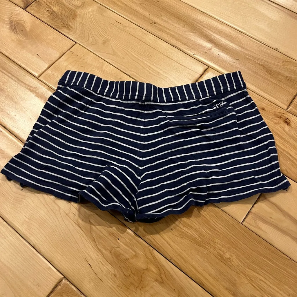 Vineyard Vines  Shorts - Image 2