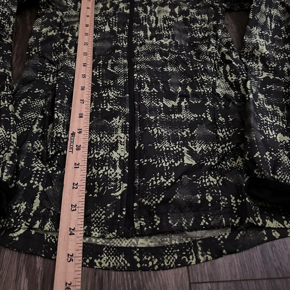 Nike Running Lightweight Jacket Womens size XS Snakeskin Removable Hood-Vented - Image 8