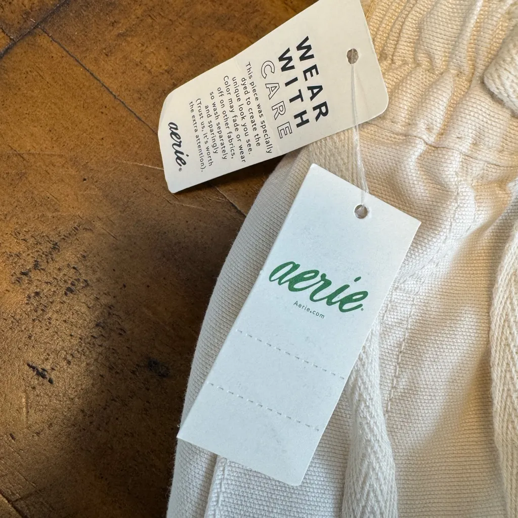 NWT Aerie cream neutral Cargo Pants with Elastic Waistband and Relaxed Fit - Image 4