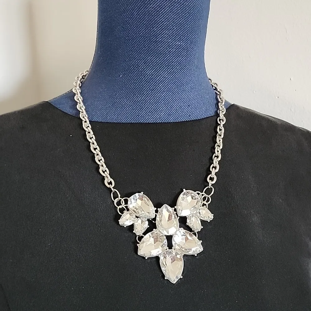 Silver Chain with Teardrop Center Pendant and Earrings Set - Image 6