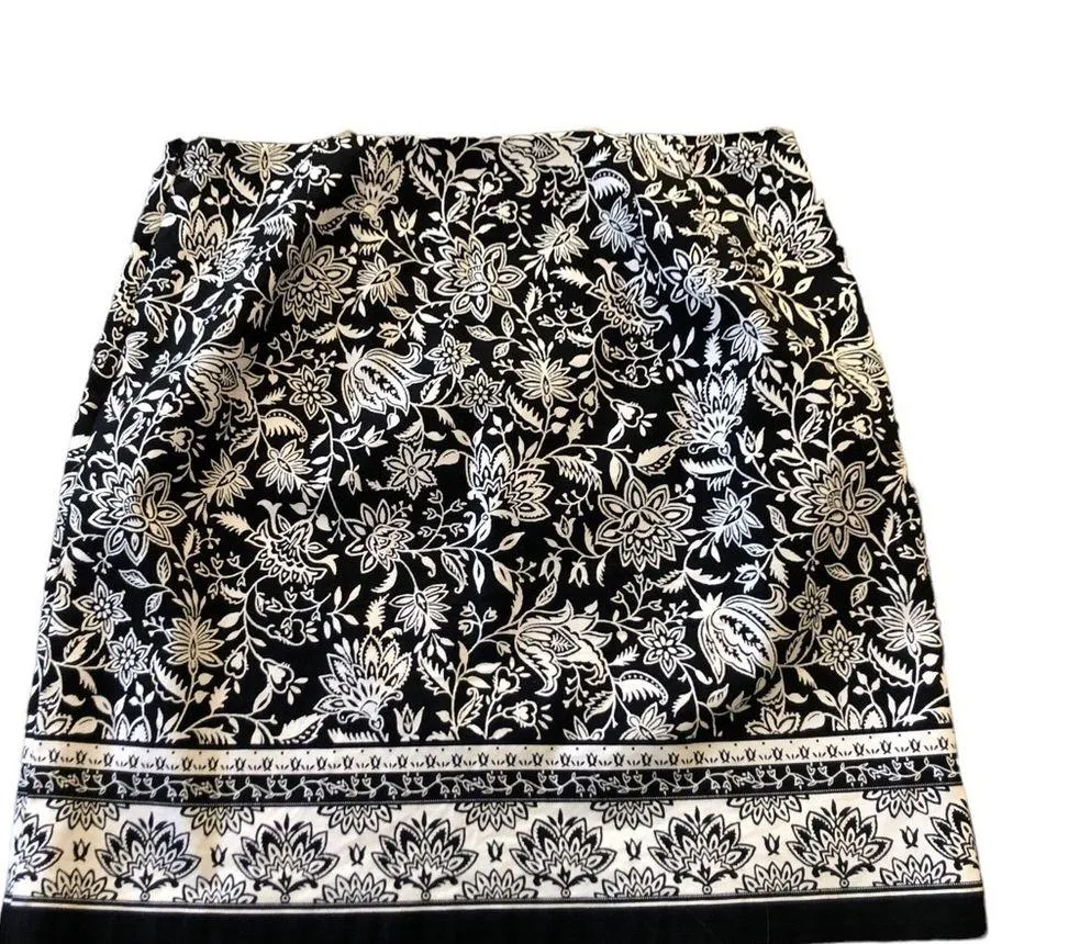 Talbots Black White Floral Printed A-Line Lined Skirt Stretch Size 10 Summer - Image 2