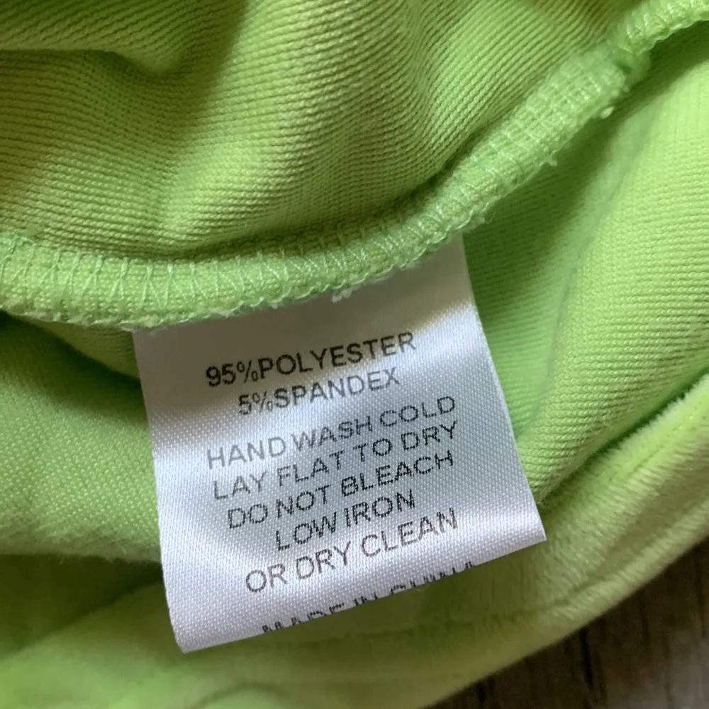 New pink neon green velour skirt Size M - Image 4