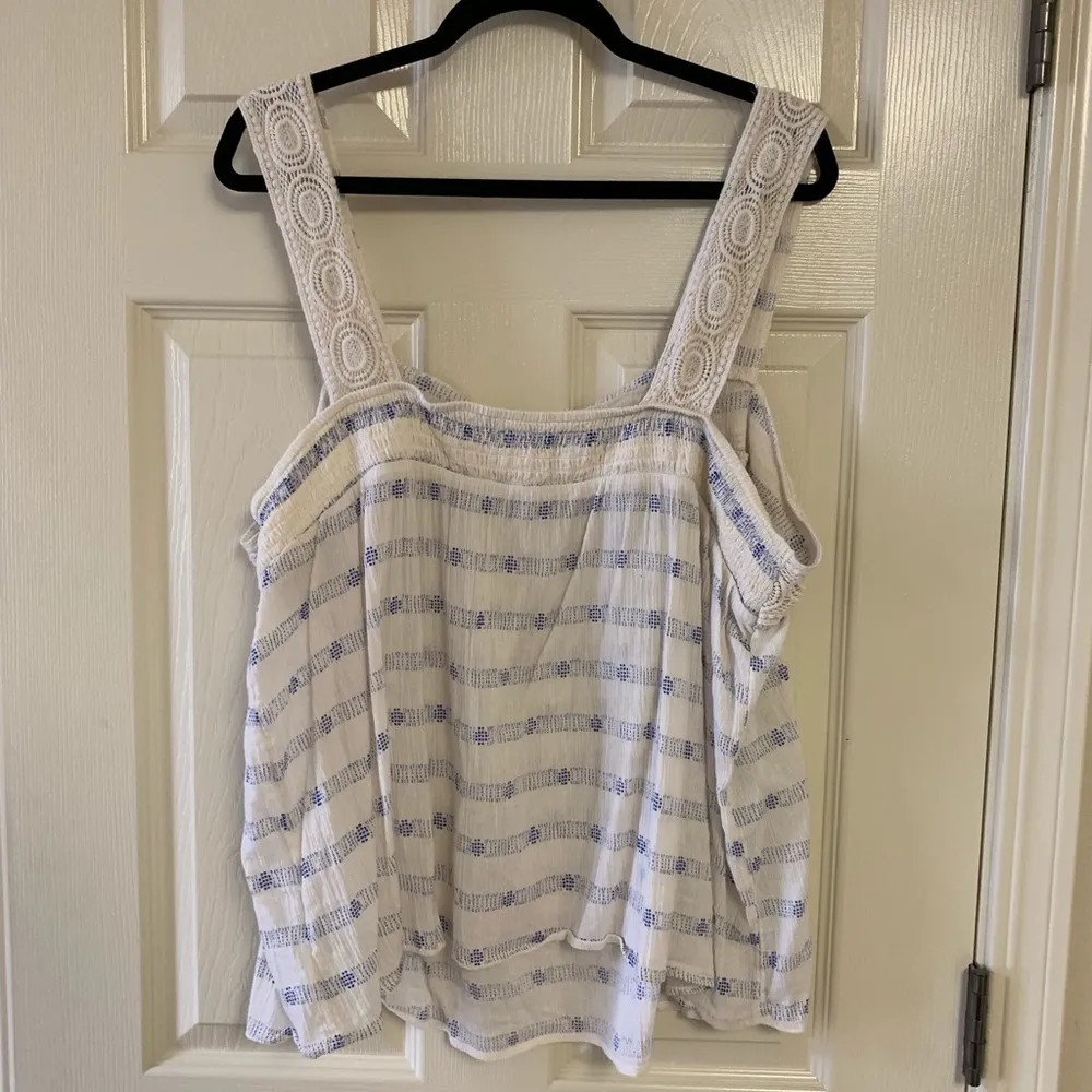 Old navy lightweight flowy tank size XXL - Image 4