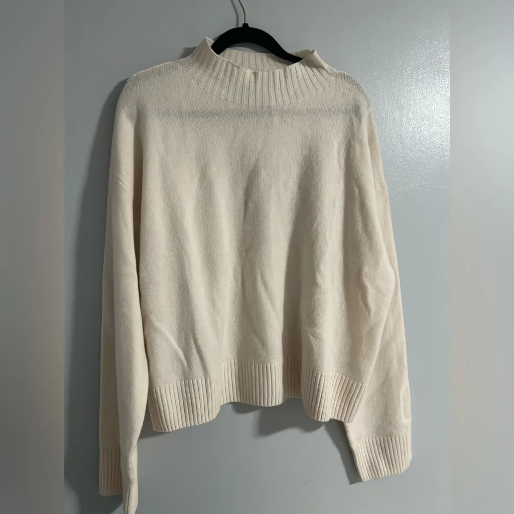 Everlane Off-White Crew Neck Sweater - Image 2
