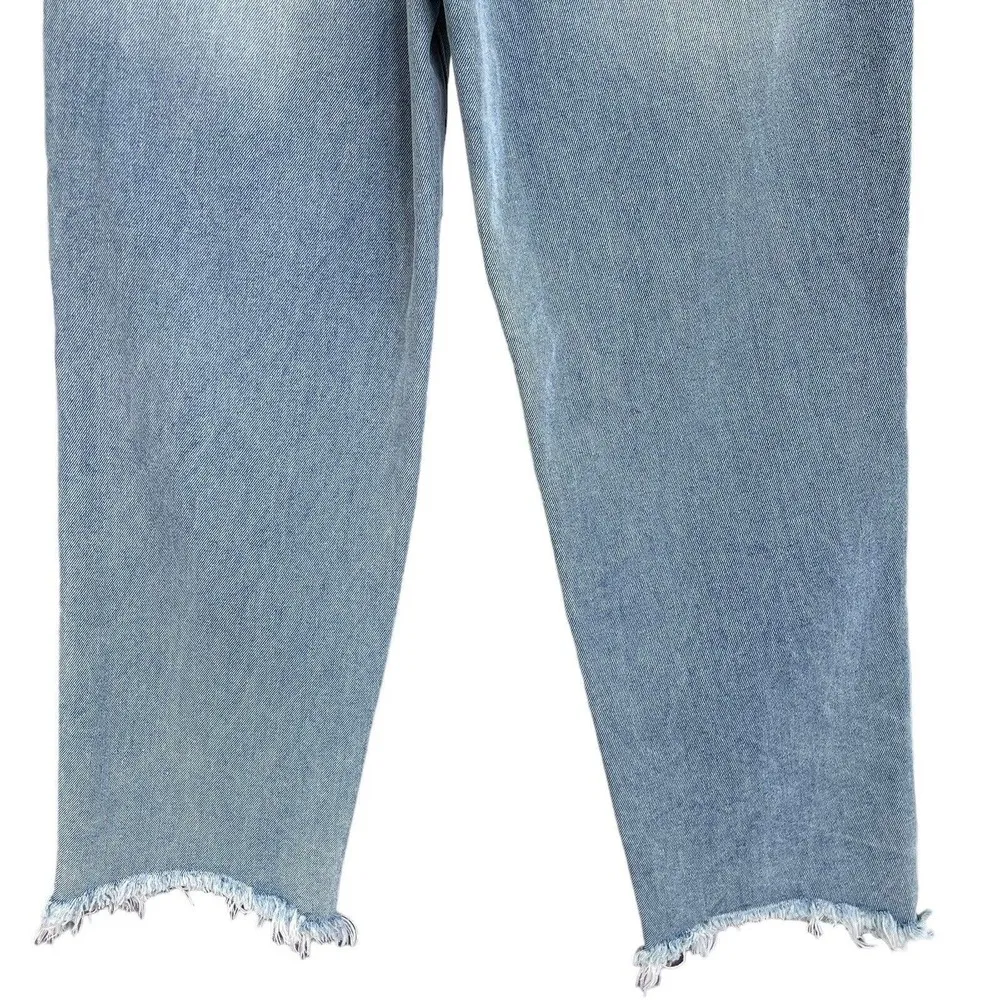 Forever 21 SZ 28 Cropped Jean Distressed Hi-Rise Zip-Fly Light Wash Frayed Hems - Image 7