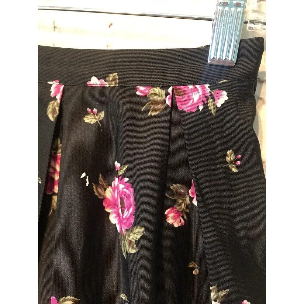 Forever 21 Floral skirt sz 25 black pink mini career pleats side zipper lined - Image 4