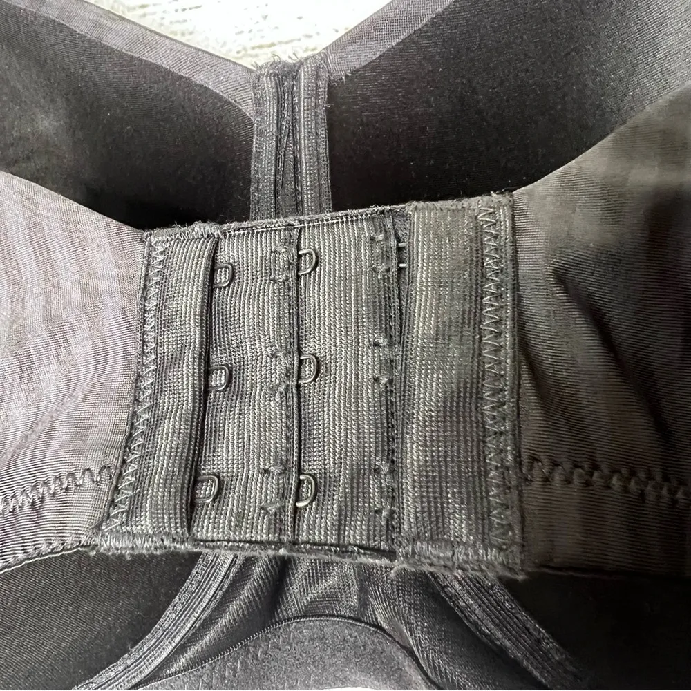 Playtex Secrets Perfectly Smooth Wireless Bra Black Size 36DDD - Image 7