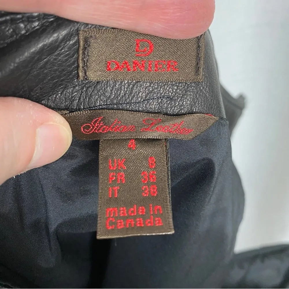Danier Black Leather Mini Skirt Sz.8 NWT - Image 3