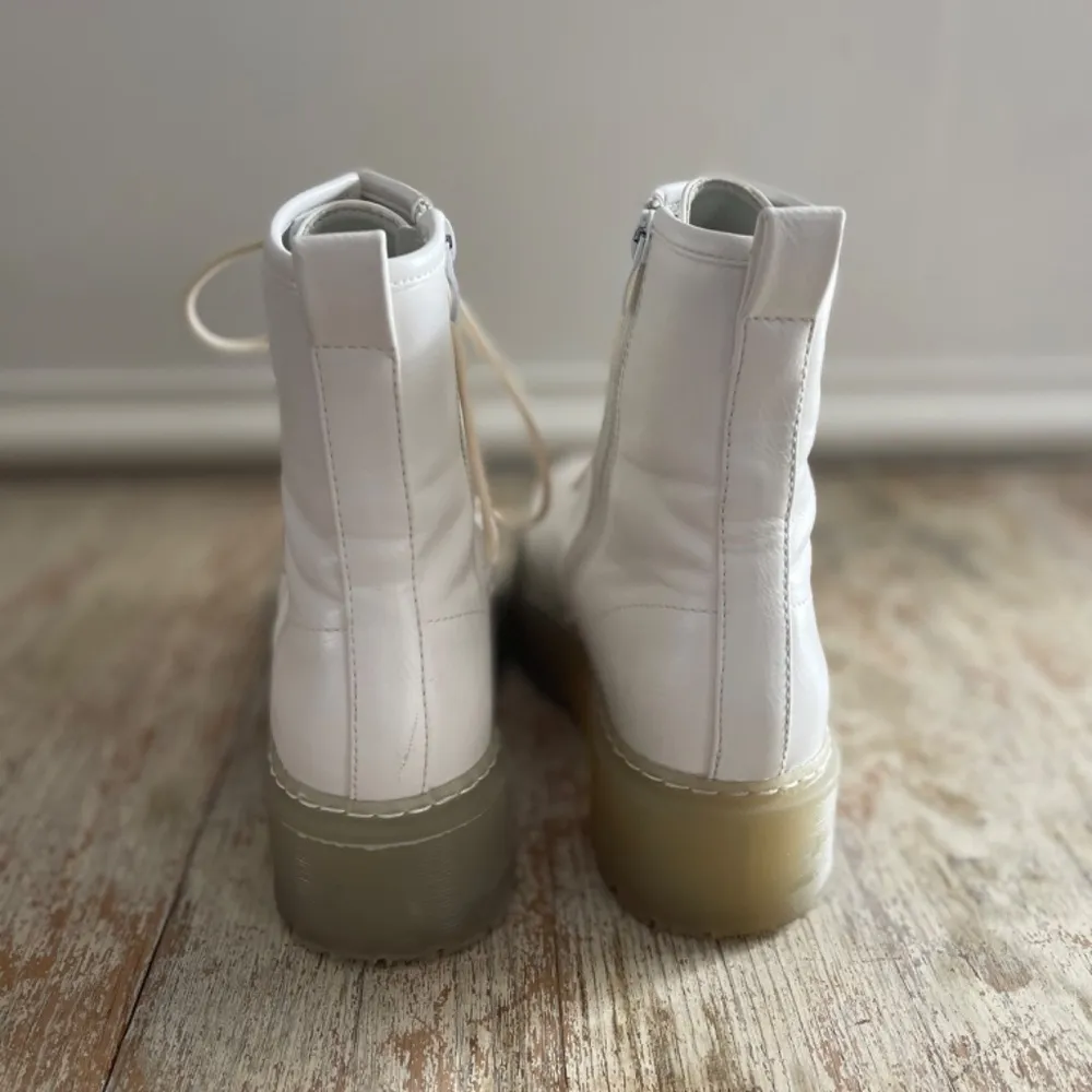 "BETTYY" Combat Boots White Lace Up Ankle Lug Sole SZ 10 90s Grunge - Image 5