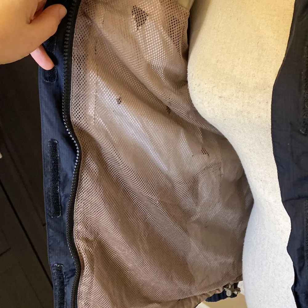 Ladies small black north face jacket - Image 7