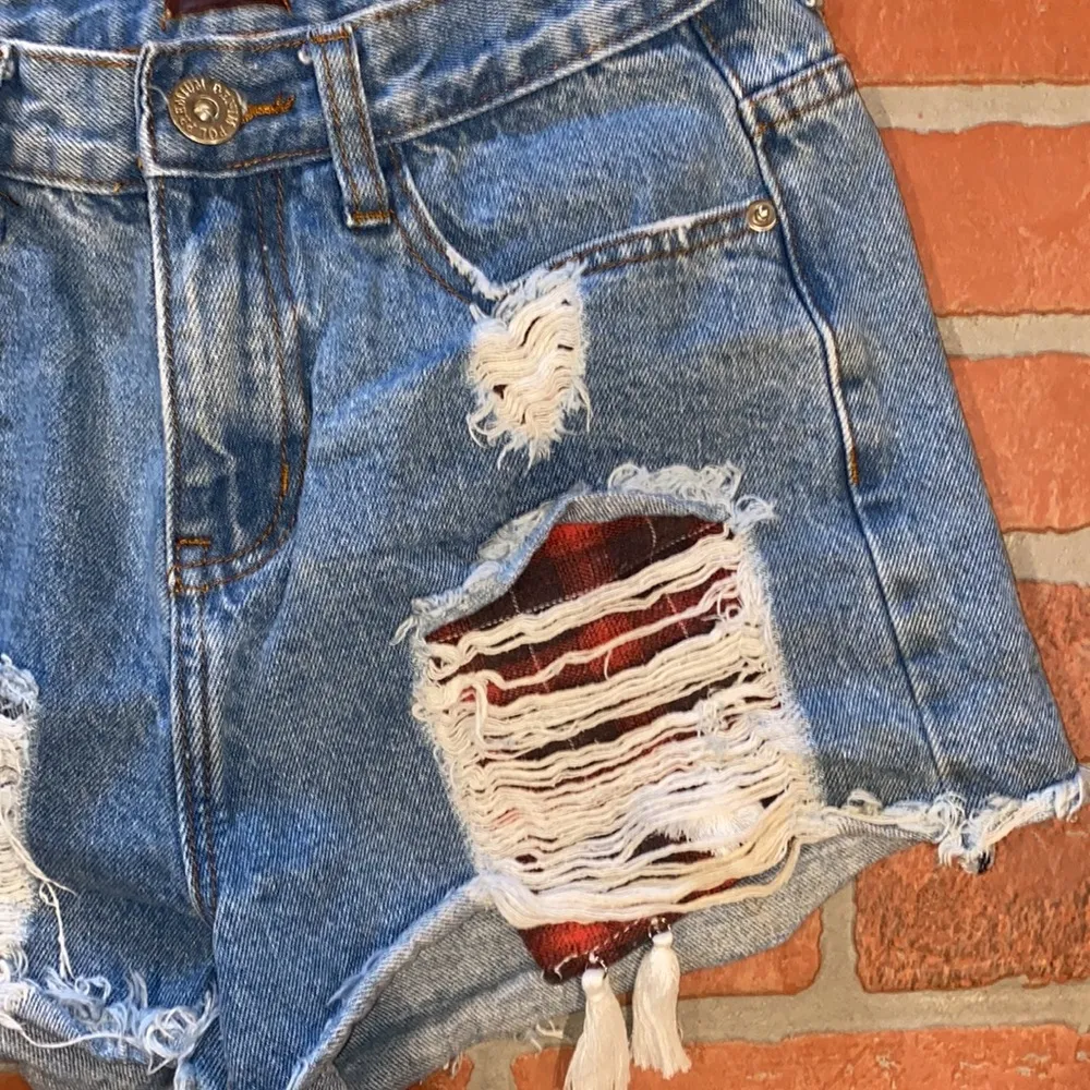 High waisted distressed flannel patch jean shorts - Image 2